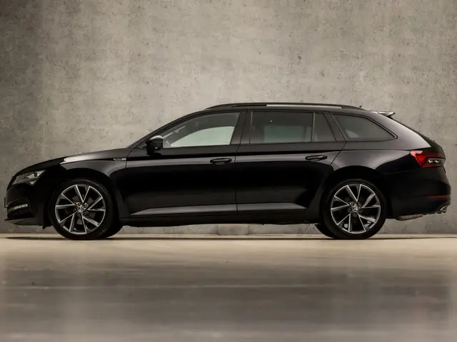 Škoda Superb Combi 1.5 TSI Sportline 2020 Benzine 2