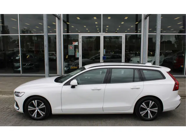 Volvo V60 B3 Automaat Momentum Advantage 2021 Benzine 58