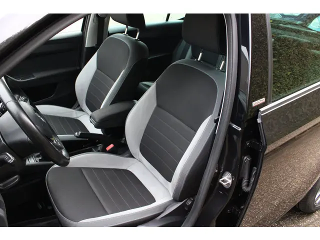 Škoda Fabia 1.2 TSI JOY zeer nette staat 2016 Benzine 15