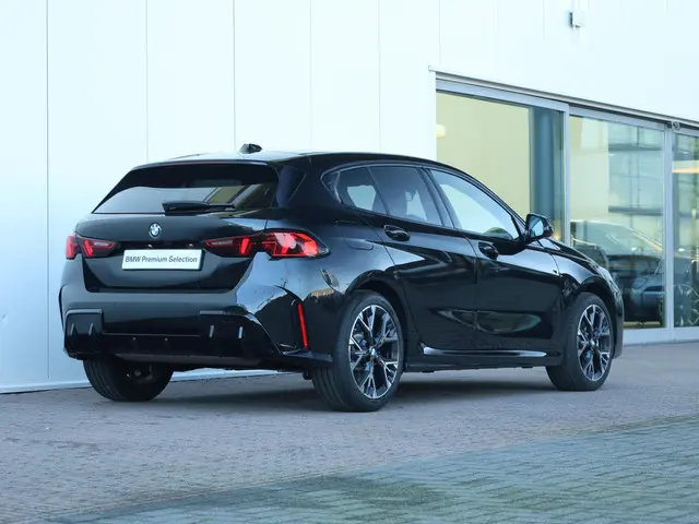 BMW 1 Serie 120 M Sport Design Edition 2025 Benzine 16