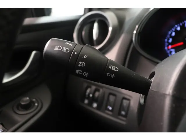 Renault Clio Estate 0.9 TCe Limited 2016 Benzine 28