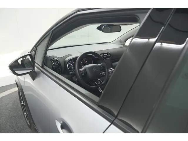 Citroën C3 Aircross PureTech 130 EAT6 Shine 2022 Benzine 2