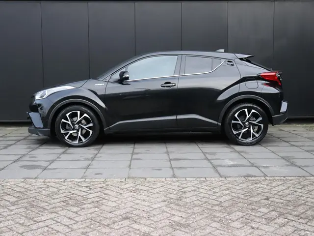 Toyota C-HR 1.8 Hybrid Executive 2018 Hybride Benzine 2