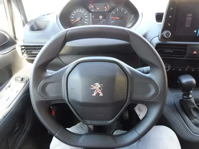 Peugeot Partner 1.5 BlueHDi 100 S&S L1 2023 Diesel 18