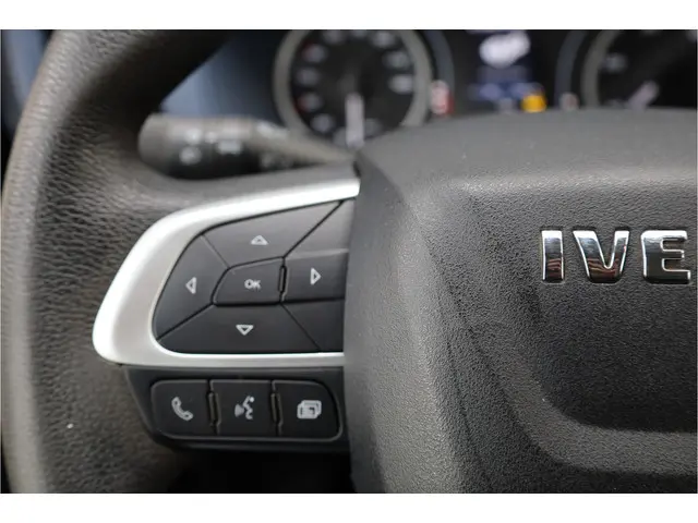 Iveco Daily 35S14 2.3 136PK Automaat 2022 Diesel 22