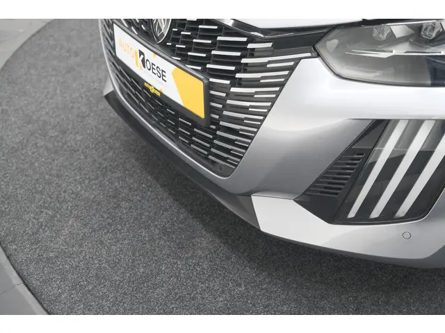 Peugeot 208 Hybrid 136 e-DCS6 GT 2024 Hybride Benzine 18