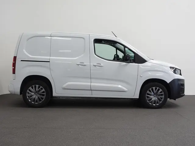 Peugeot Partner 100pk L1 2023 Diesel 43
