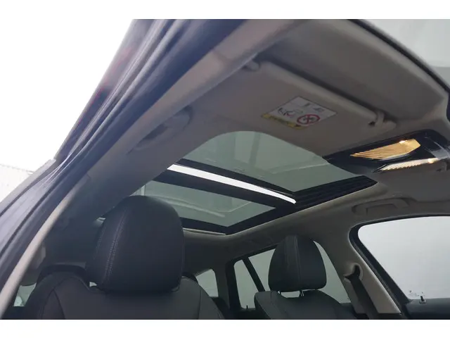 BMW 3 Serie Touring 330e 2022 Hybride Benzine 24