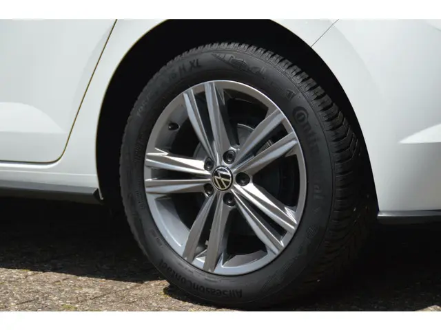 Volkswagen Polo 1.0 TSI Highline Business R 2021 Benzine 38