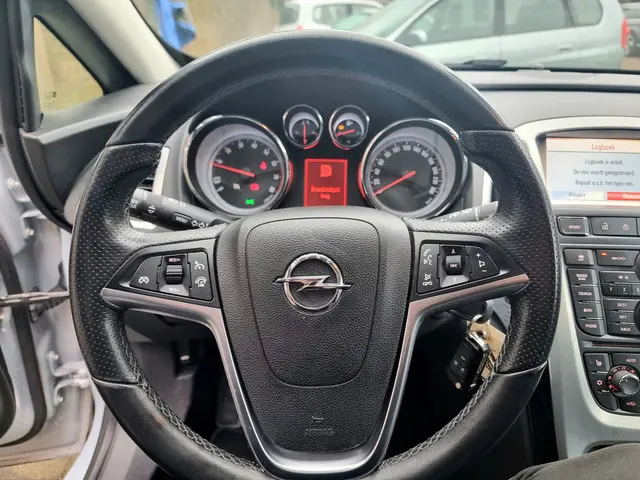 Opel Astra GTC 1.4 Turbo Sport 2012 Benzine 16