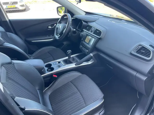 Renault Kadjar 1.2 TCe Bose / navigatie 2015 Benzine 11
