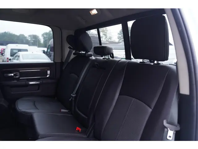 Dodge Ram 1500 5.7 V8 4x4 Crew Cab 5'7 Rebel 2019 Benzine 35