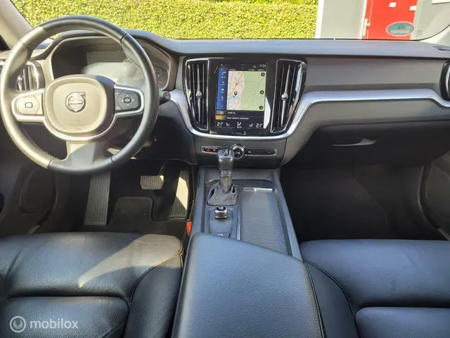 Volvo V60 2.0 T5 Momentum Pro 2019 Benzine 9