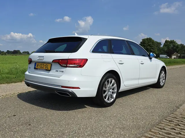 Audi A4 Avant 35 TFSI Pro Line 2019 Hybride Benzine 7