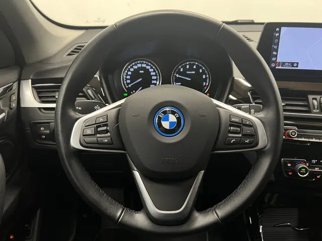 BMW X1 xDrive25e 2022 Hybride Benzine 6