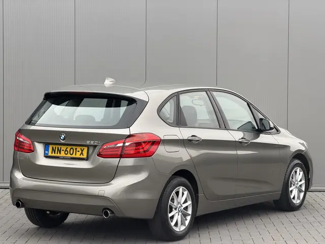 BMW 2 Serie Active Tourer 220i Executive 2017 Benzine 2