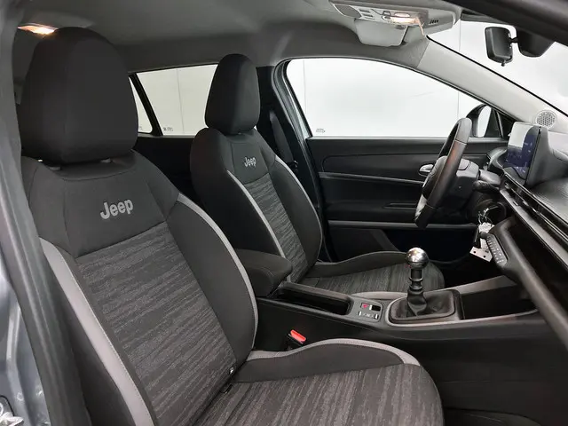 Jeep Avenger 1.2 Longitude 2024 Benzine 34