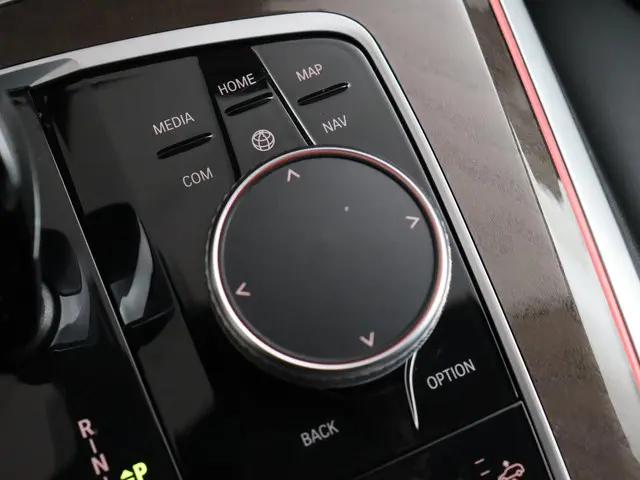 BMW X5 xDrive45e High Executive 2023 Hybride Benzine 37