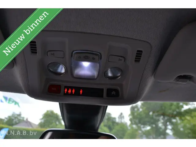 Citroën C3 PT S&S Shine 2018 Benzine 8