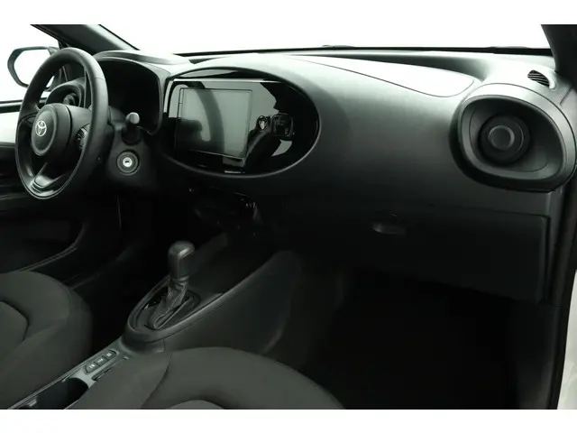 Toyota Aygo X Hybrid 115 play 2026 Hybride Benzine 42