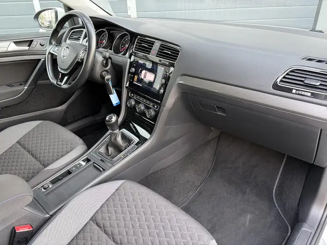 Volkswagen Golf Variant 1.0 TSI Highline 2018 Benzine 13