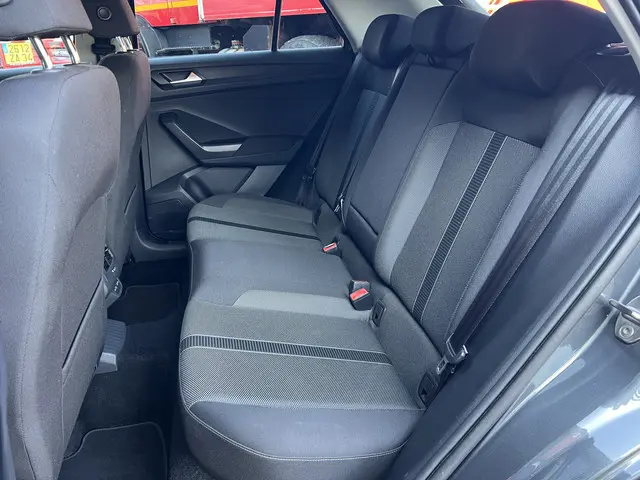 Volkswagen T-Roc 1.5 TSI Life Business 2024 Benzine 14