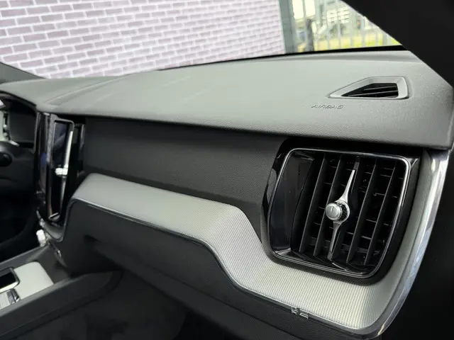 Volvo XC60 B4 D AWD Plus Dark 2023 Diesel 23