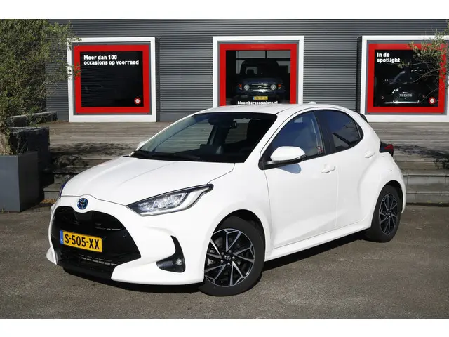 Toyota Yaris 1.5 Hybrid Dynamic 2023 Hybride Benzine
