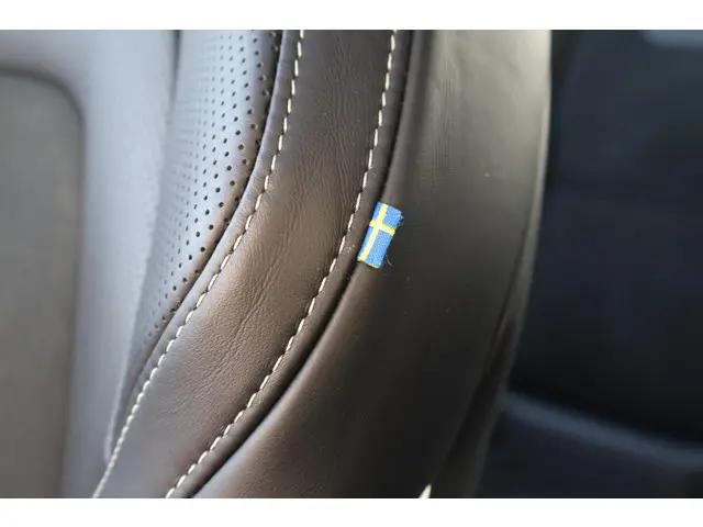 Volvo S90 2.0 B4 R-Design 2022 Benzine 18