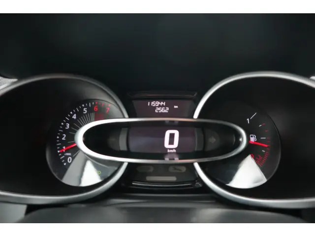 Renault Clio Estate 0.9 TCe Limited 2016 Benzine 20