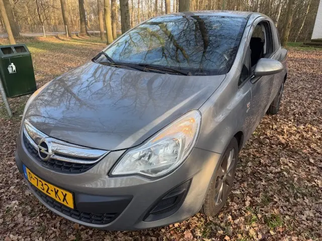 Opel Corsa 1.4-16V 2013 Benzine 3