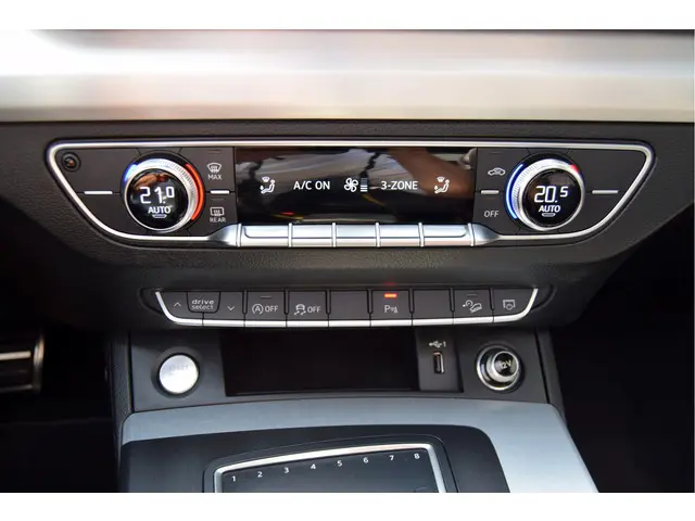 Audi Q5 45 TFSI quattro S edition 2019 Benzine 35