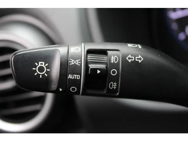 Hyundai Kona 1.0 T-GDI ECC,TREKHAAK,NAVI 2020 Benzine 12
