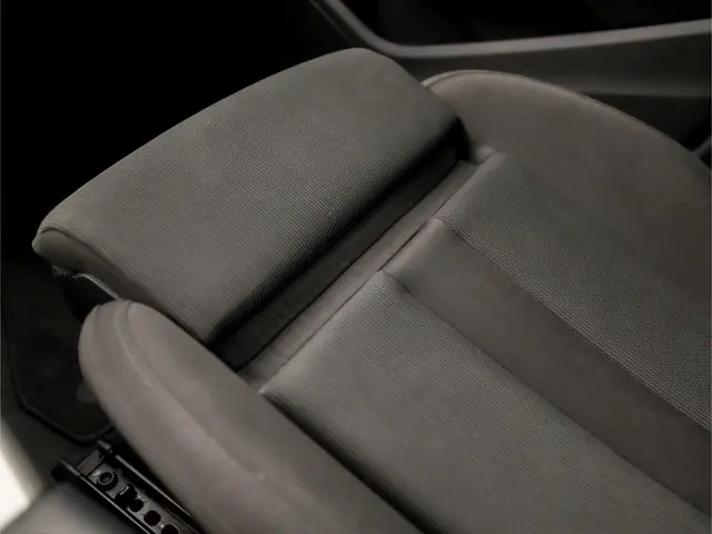 Audi A4 Avant 35 TFSI Sport Launch 2020 Benzine 26