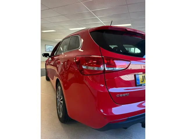 Kia cee'd 1.0 T-GDi GT-Line 2016 Benzine 4