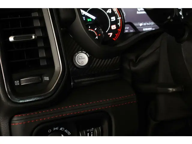 Dodge Ram 1500 4X4 6.2 V8 4x4 Crew Cab TRX 2022 Benzine 25