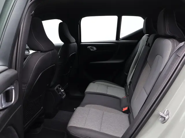 Volvo XC40 2.0 B4 Plus Dark 2024 Benzine 6