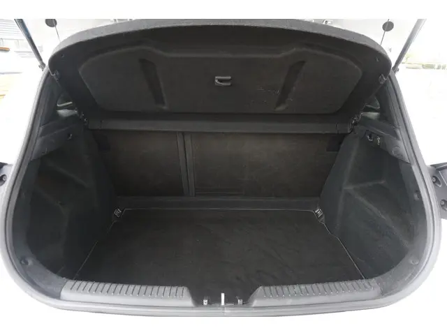 Hyundai i30 1.6 GDI i-Motion Plus 2015 Benzine 24