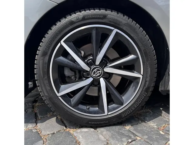 Toyota Auris 1.8 Hybrid Team D 2018 Hybride Benzine 6