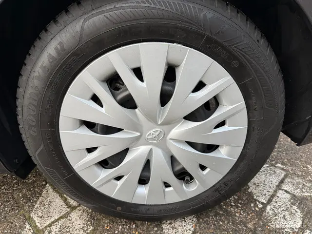 Toyota Yaris 1.5 Hybrid Active 2022 Hybride Benzine 6