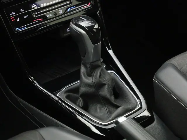 Volkswagen T-Cross 1.0TSI/116PK Goal DSG 2025 Benzine 34