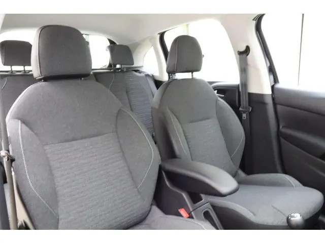 Citroën C3 1.2 PureTech Selection 2016 Benzine 7