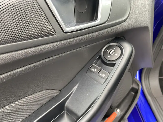 Ford Fiesta 1.6 ST2 182PK 2014 Benzine 17