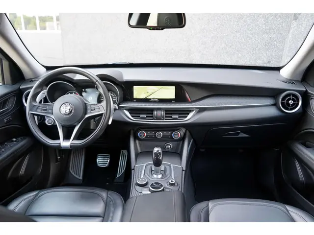 Alfa Romeo Stelvio 2.0 T AWD First Edition 2018 Benzine 18