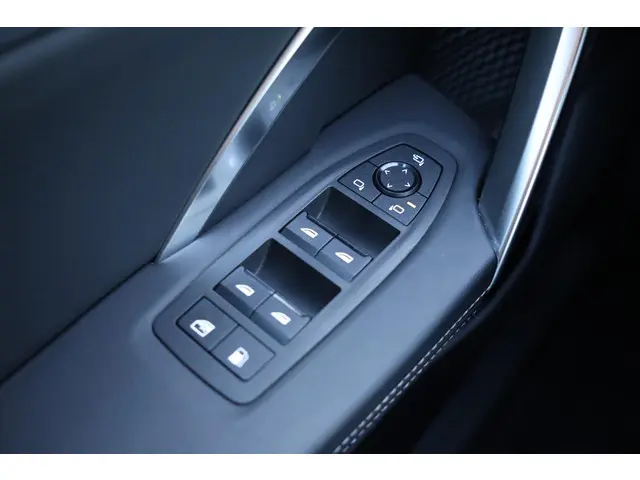 BMW X1 xDrive30e 2023 Hybride Benzine 30