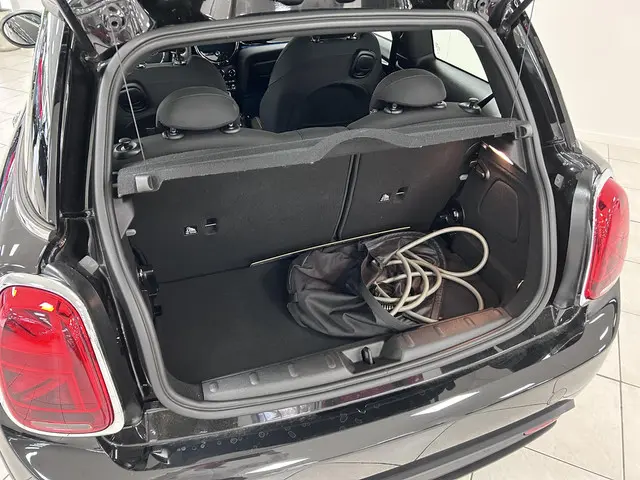 MINI Electric Mini Essential 33 kWh 2023 Elektrisch 9