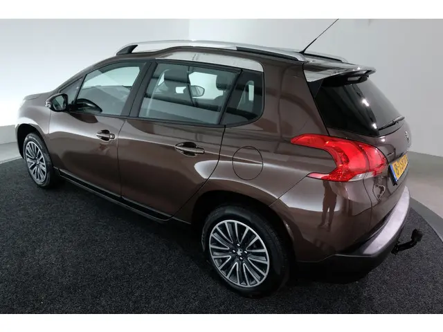 Peugeot 2008 1.2 VTi Active Pack Premium 2014 Benzine 22