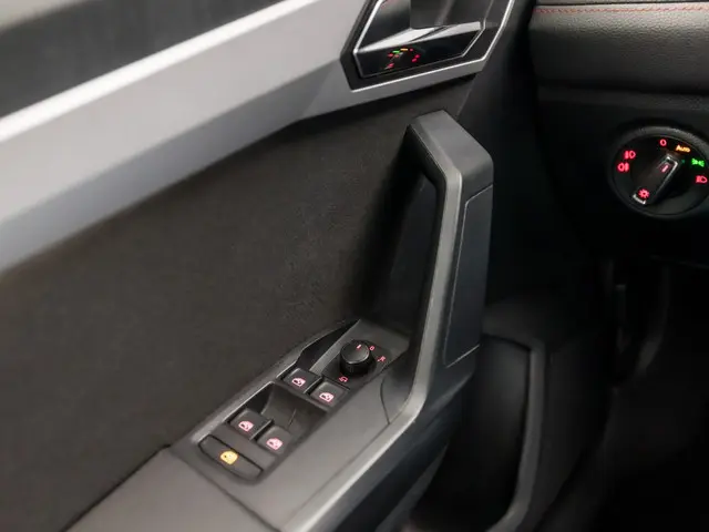 SEAT Arona 1.0 TSI FR Intense Sport 2019 Benzine 22