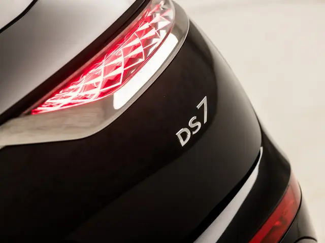 DS DS 7 Crossback 1.6 PureTech Deluxe 2019 Benzine 34