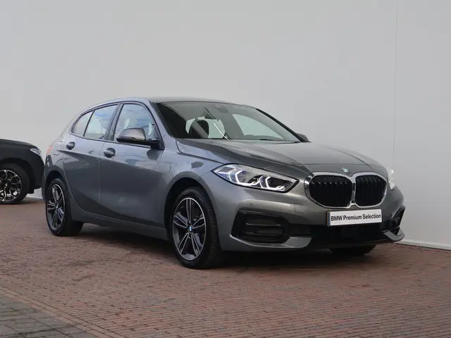 BMW 1 Serie 118i Introduction Edition 2023 Benzine 7